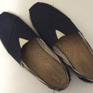 Men’s Blue Stripe Flat Toms